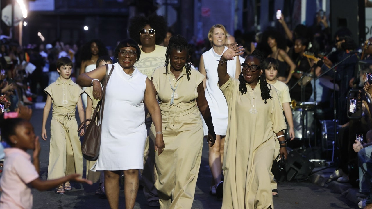 Telfar comemora 20º aniversário com desfile deslumbrante na cidade de Nova York