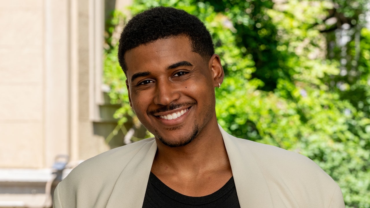Michael Cooper Jr., estrella de Forever, nos cuenta lo que pasó tras su primer desfile de moda.