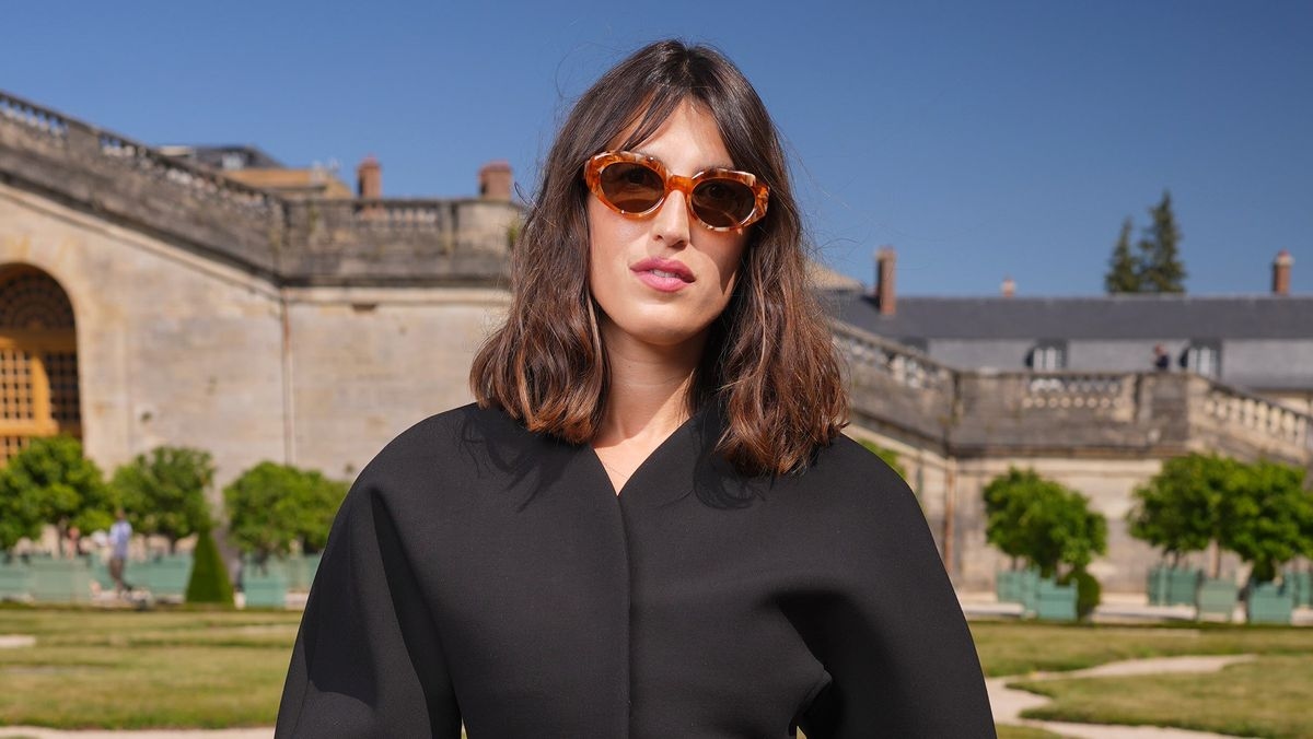 If You Want to Look More French, This Is the #1 Pant Trend to Buy and Shoes to Wear With Them