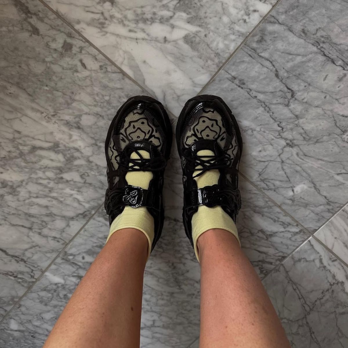 Quasi sneakers, quasi ballerine: amerai o odierai questa nuova tendenza di scarpe ibride