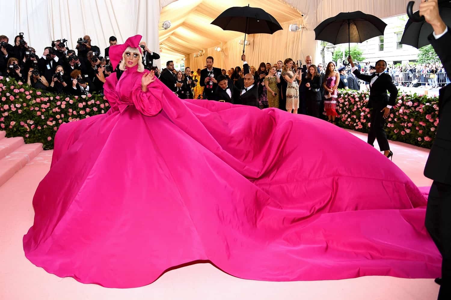 От кэмпа до кутюр: образы Met Gala, которые мы любим уже много лет