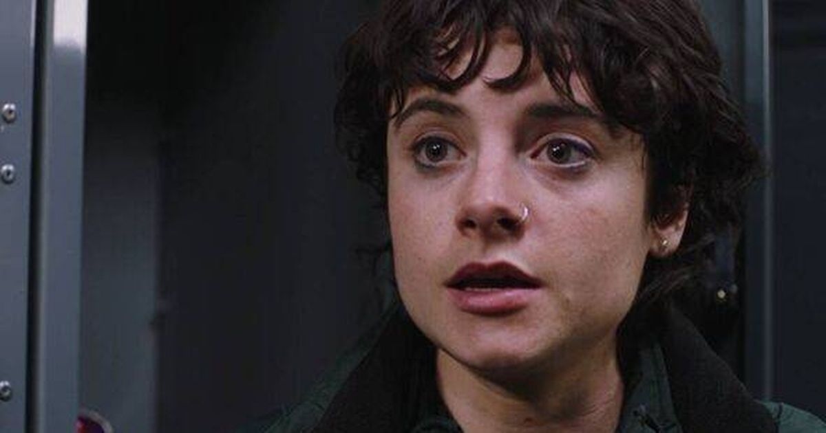 Los fans de BBC Casualty lloran al elogiar el episodio "devastadoramente triste".