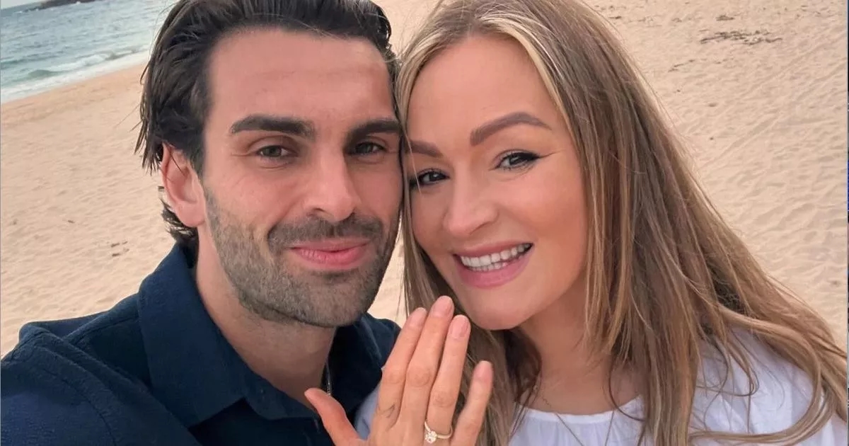 Adam Collard confiesa el verdadero motivo para posponer la boda con su prometida, Laura Woods, con diferencia de edad.