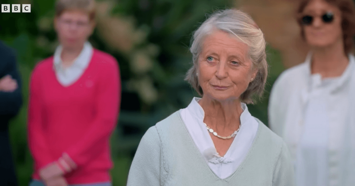 Antiques Roadshow guest gives one-word response as 'hideous' brooch is worth huge fortune