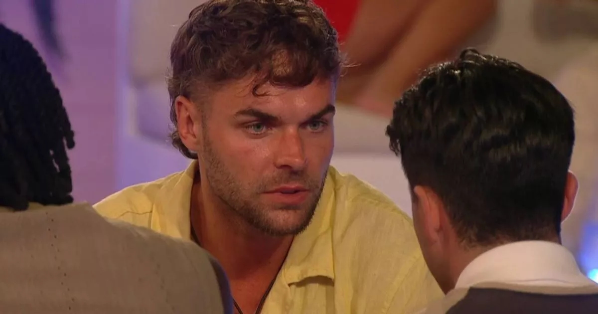 Harry de Love Island confirma que estaba saliendo con una amiga de Islander "justo antes" del programa