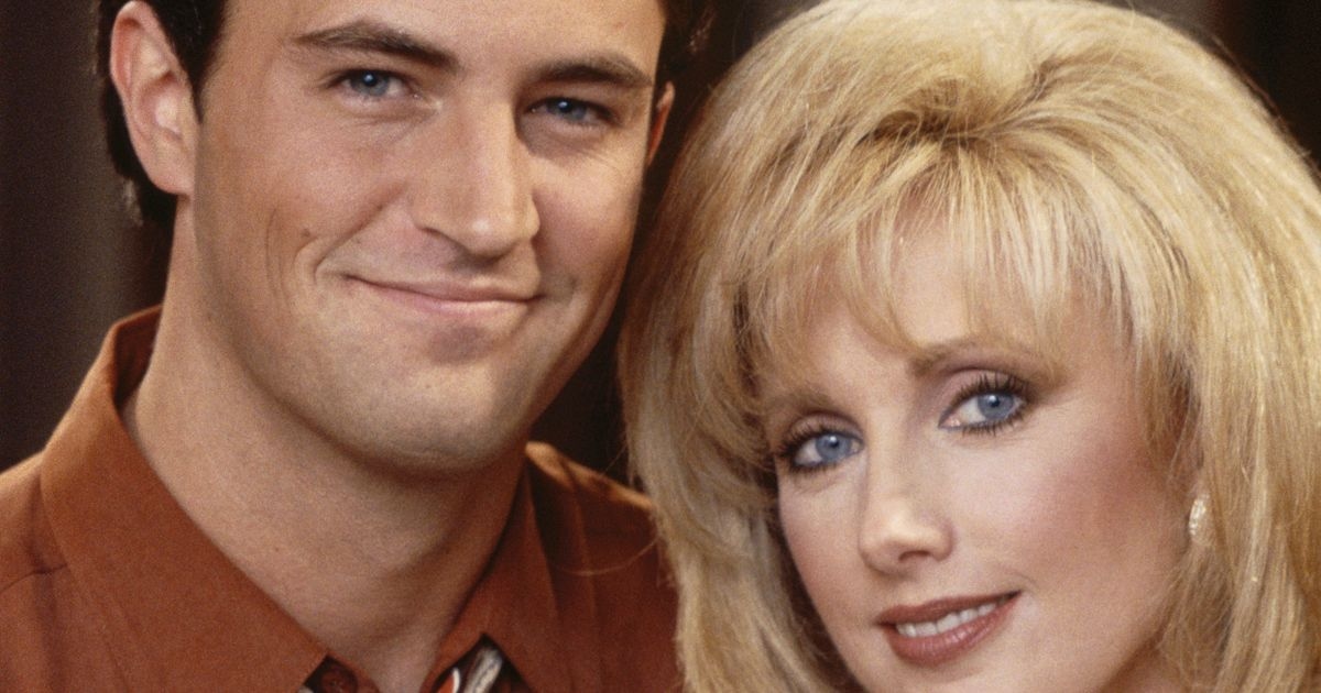 La madre en pantalla de Matthew Perry, la estrella de Friends, intentó ayudarlo cuando sucumbió a la adicción a las drogas.