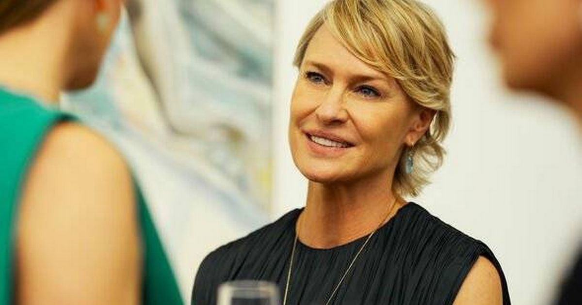 Robin Wright, de The Girlfriend, diz que as filmagens foram uma 'sessão de terapia' enquanto ela assume papéis duplos
