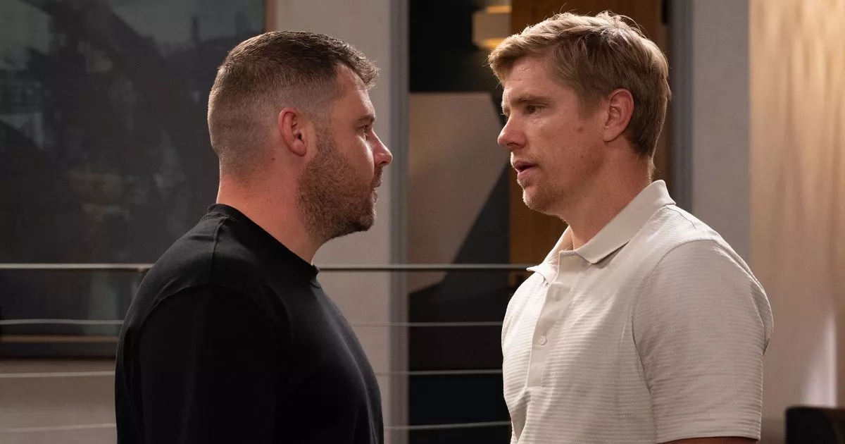 Ryan Hawley z „Emmerdale” ostrzega przed „wybuchowymi” scenami, zapowiadając przyszłość Robrona
