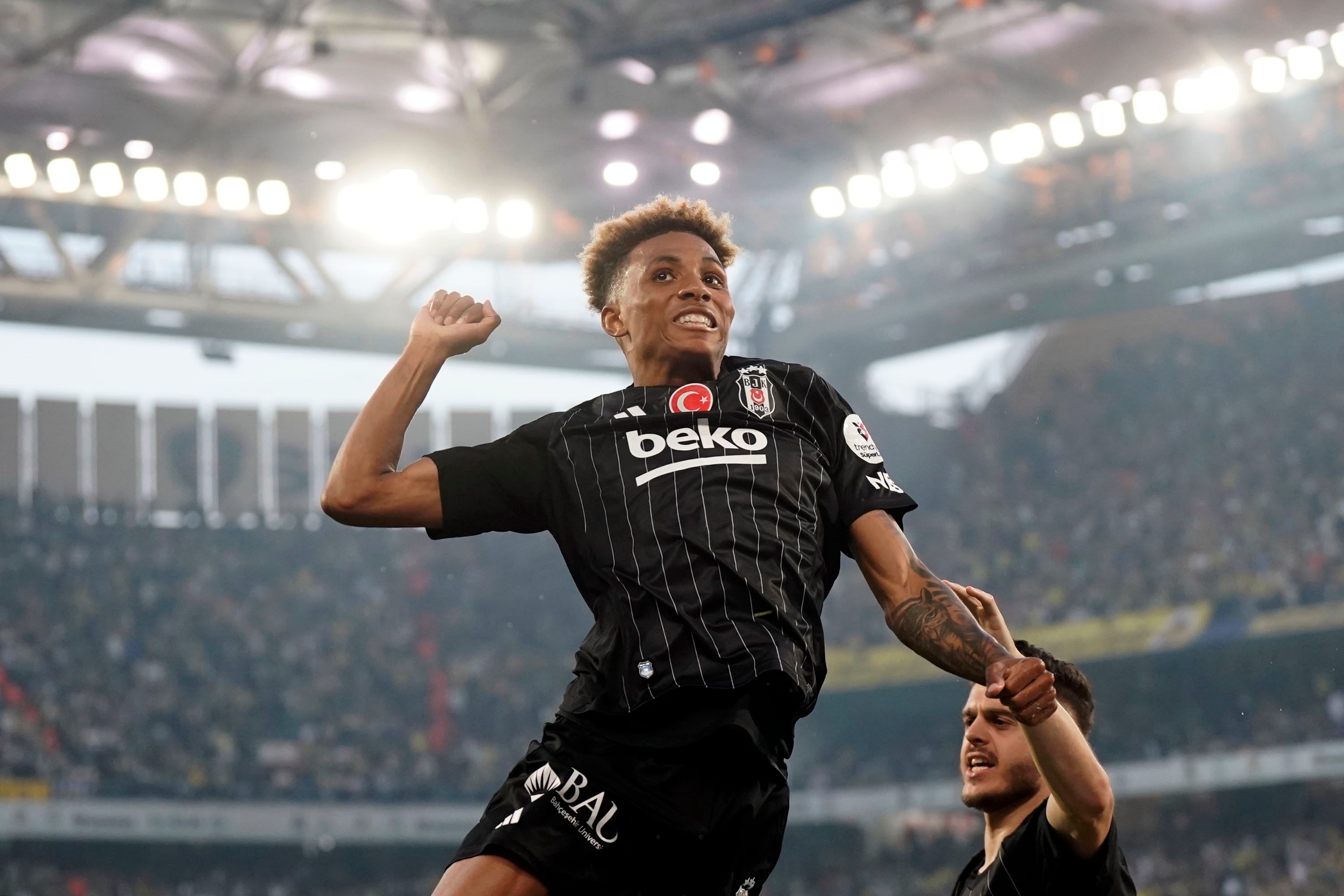 Gedson Fernandes ne rate pas les grands matchs !