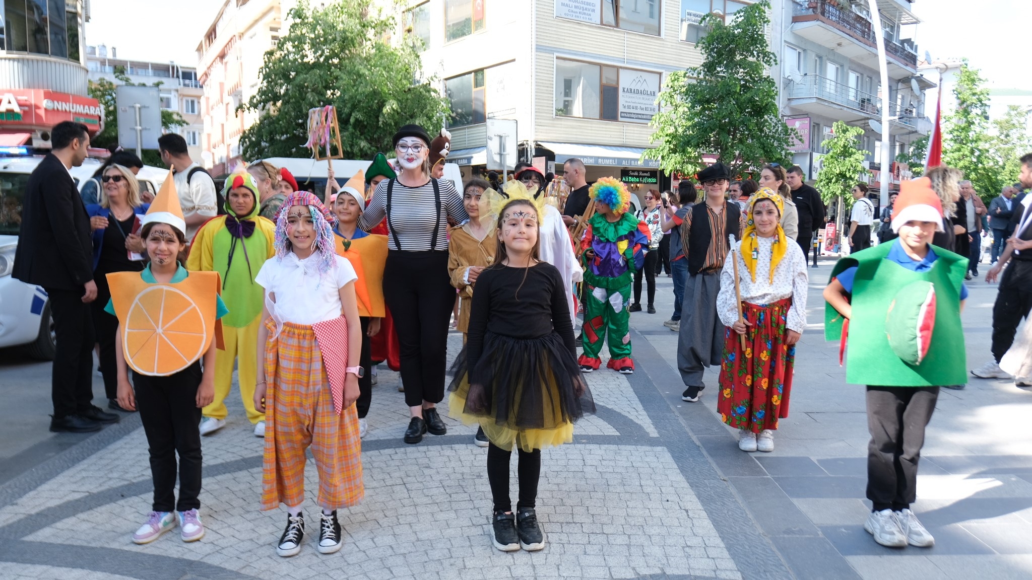 Se abrió el telón del Festival de Teatro en Büyükçekmece