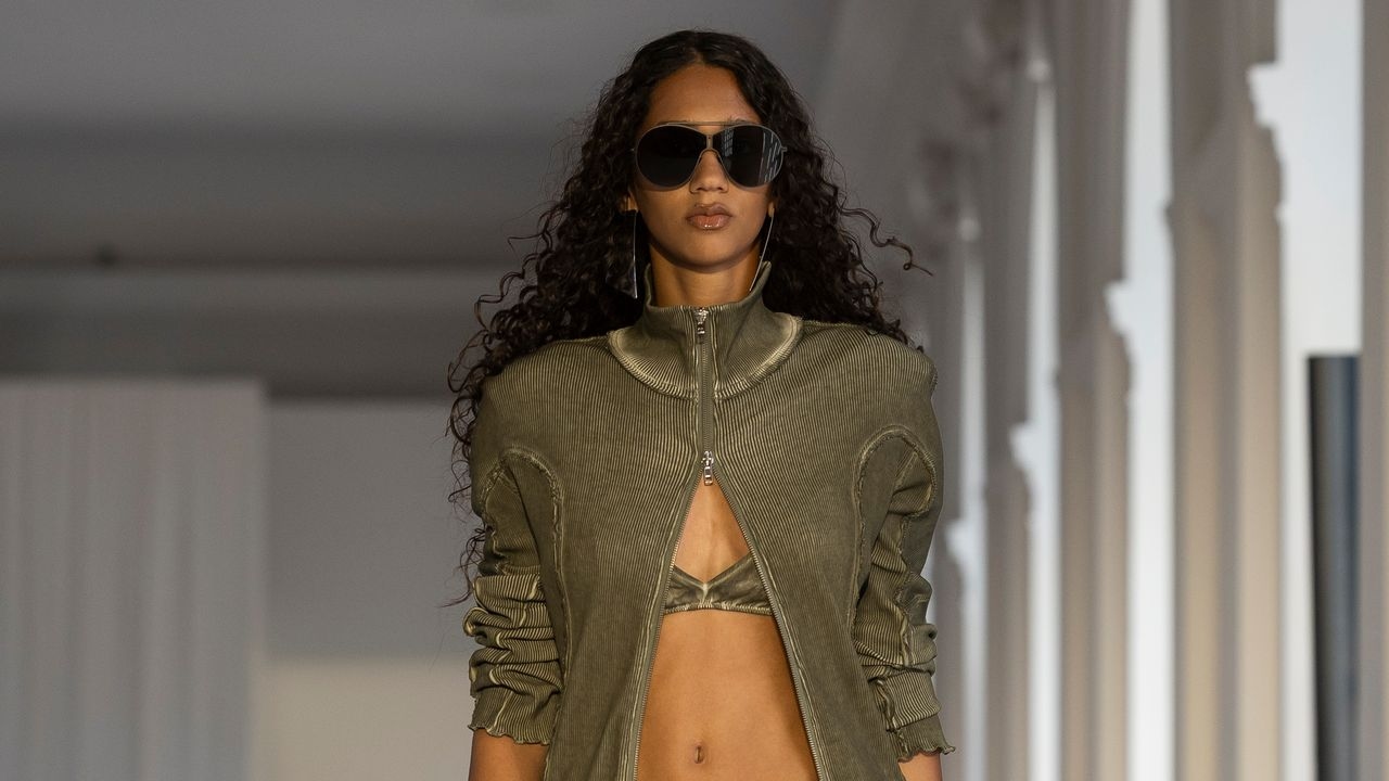 Mykita: The German label has designed sunglasses especially for Sarah Jessica Parker – which were now presented on the catwalk at Ioannes during Berlin Fashion Week