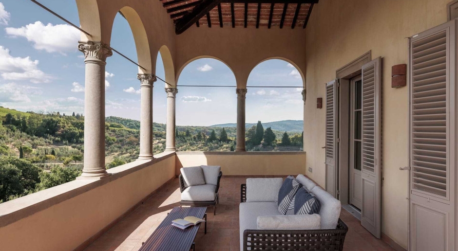 Luxus, antike Kunst und Sonnenuntergänge im Schlafzimmer. Werfen Sie einen Blick in die schönste Villa in Florenz
