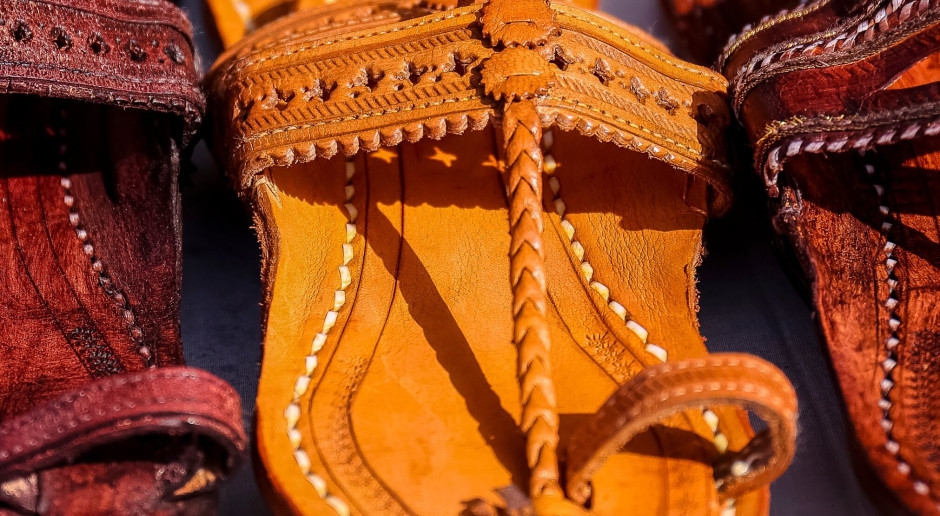 Las nuevas Birkenstocks procedentes de la India están en auge histórico tras el fracaso de Prada