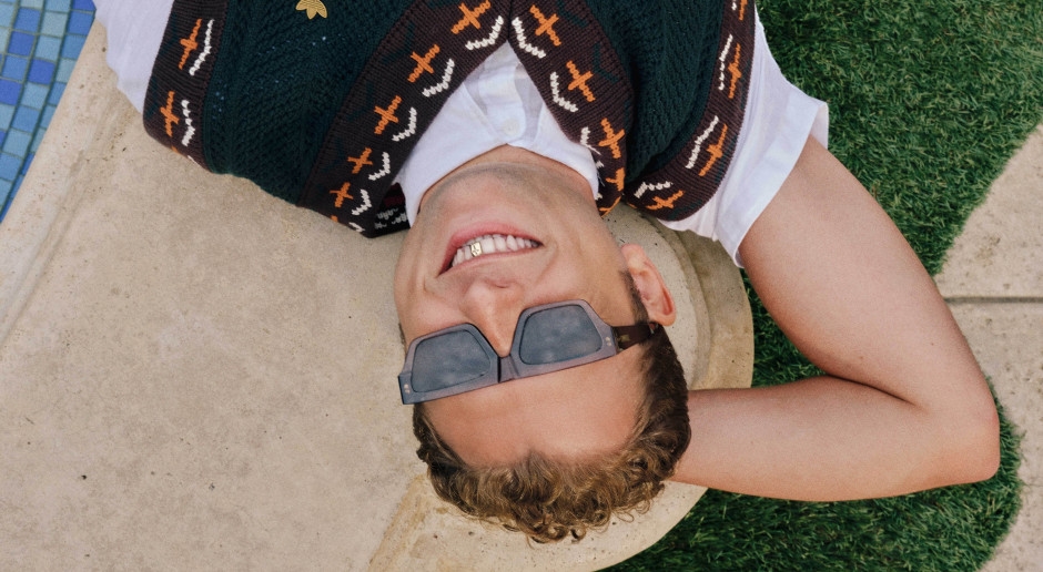 Adidas presenteert zijn vlaggenschip sneakers in de zomerversie van 2025. We dragen stijlvolle espadrilles tot in de herfst