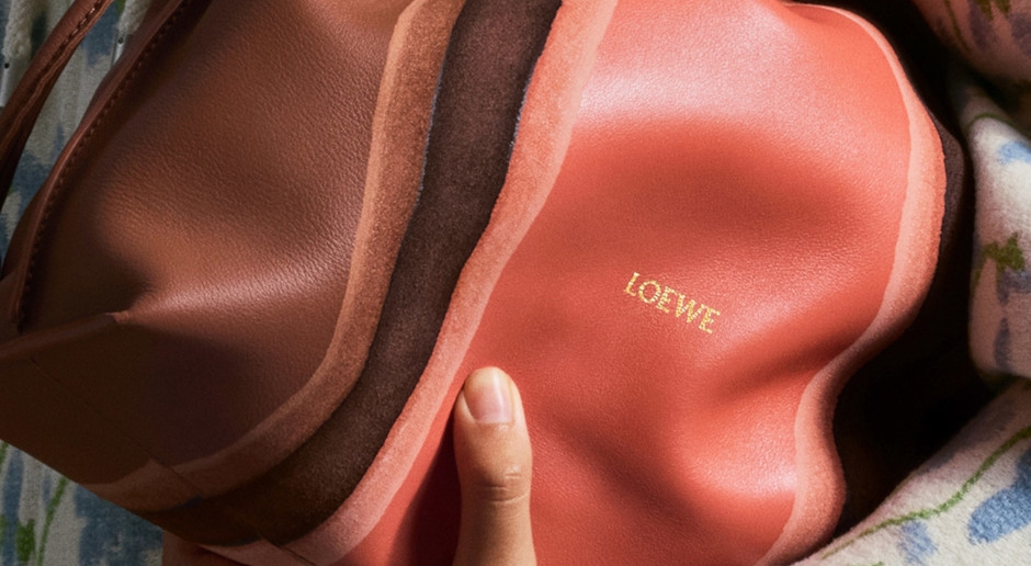¿Será este el bolso más bonito del otoño de 2025? Loewe amplía su singular colección Landscape.