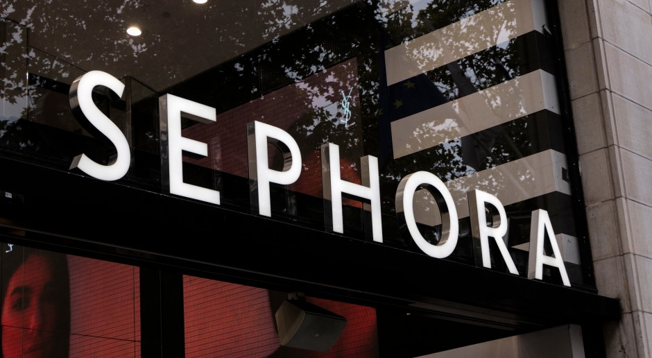 Sephora brilla mientras otros se desvanecen. Impresionante crecimiento de ganancias a pesar de la crisis del grupo.