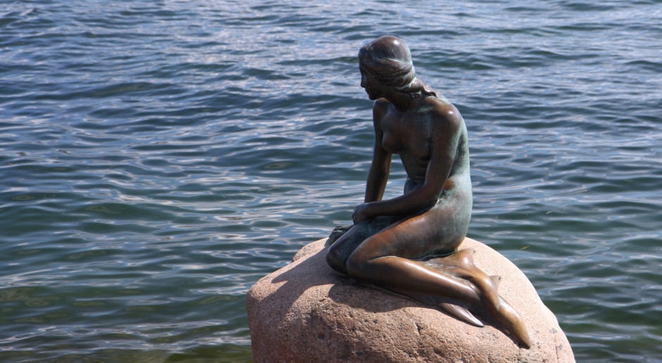 Copenhague quiere retirar su famosa estatua de la sirena. La razón es bastante prosaica.