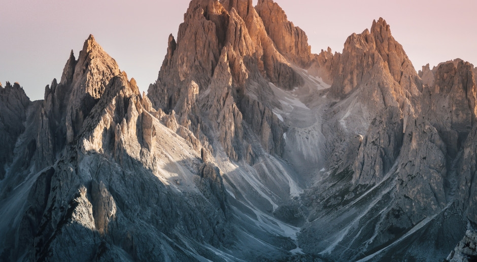 Los Dolomitas no son un parque de atracciones. El Club Alpino protesta.