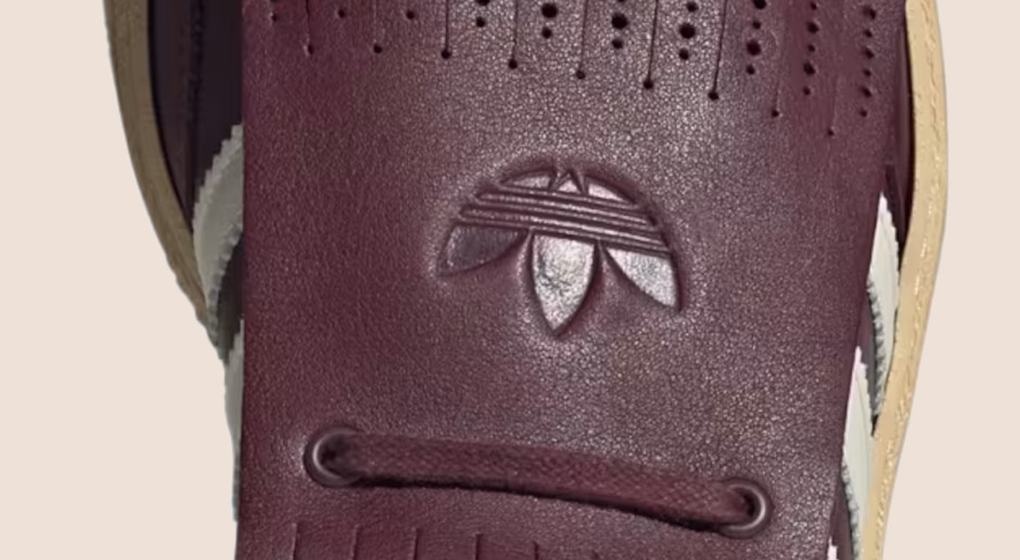 Adidas представляет обновленную версию культовой модели Samba осенью 2025 года. Это элегантный гибрид в роскошной версии.