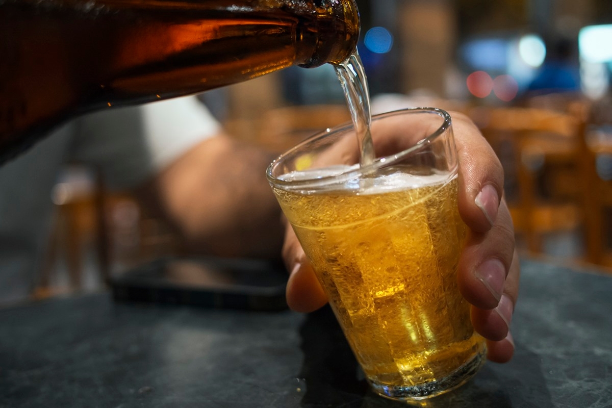 3 simpele trucs om bier binnen enkele minuten te koelen zonder vriezer