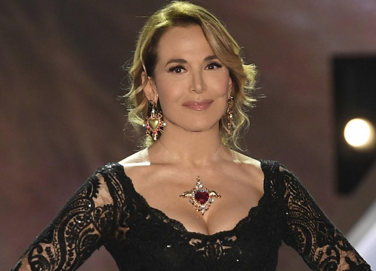 Yardım, Rai1'deki Barbara D'Urso hakkında bir sorum var? - Sahne arkası