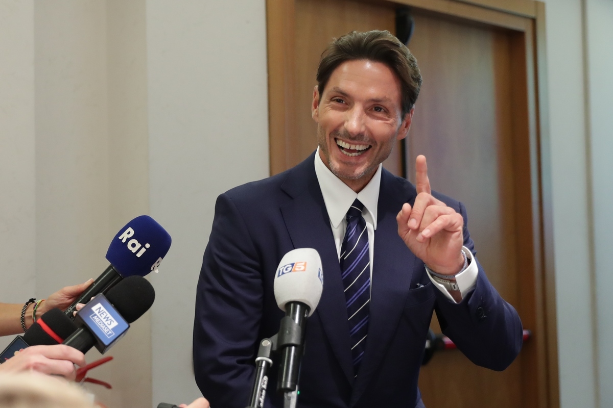 Mediaset se prepara para tropeçar em Rai: um dos principais rostos da Viale Mazzini na mira
