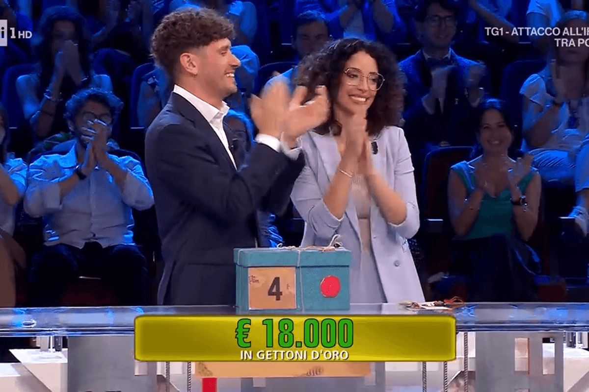 Affari Tuoi, Martina aceita a oferta final e ganha 18 mil euros: "Eu sei o que é sacrifício"