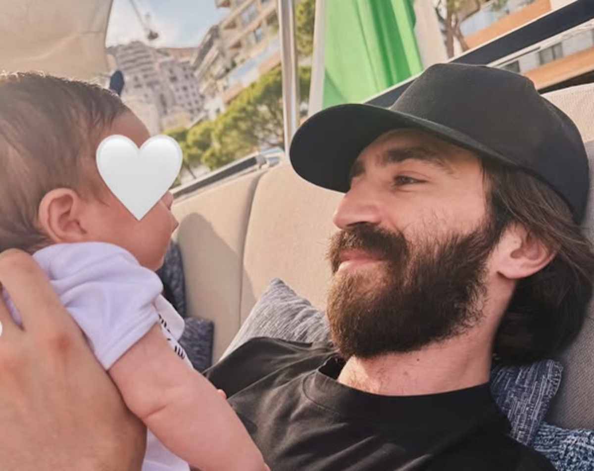 Leonardo Maria Del Vecchio: De eerste foto's van de EssilorLuxottica-telg als vader