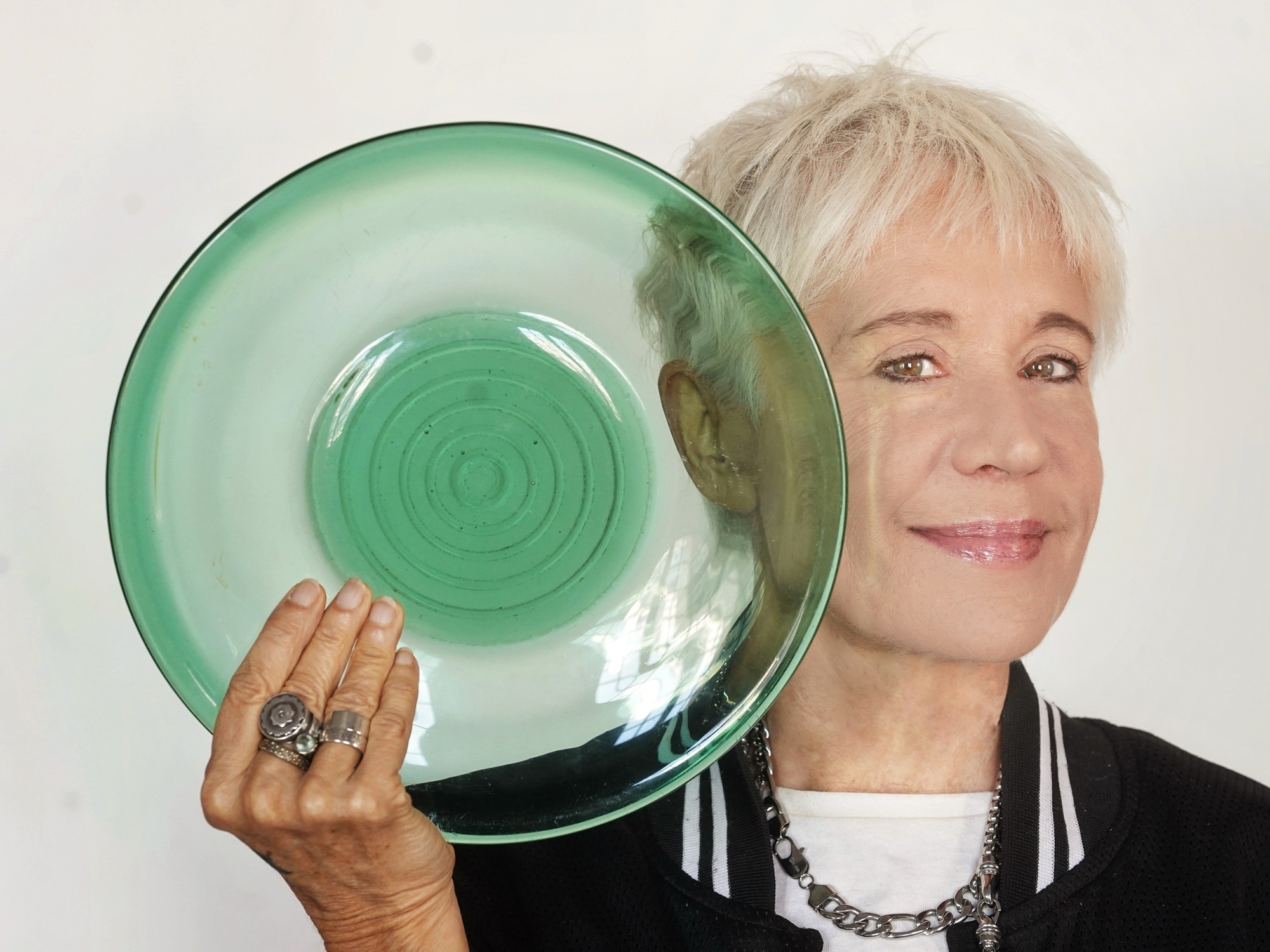 Maitena: Cumpleaños en un plato verde