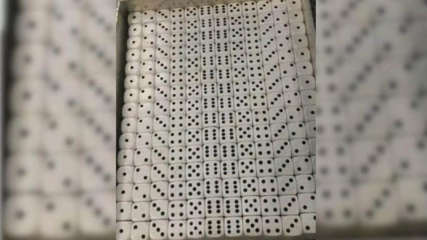 Intelligence test: 1 dice pattern, 1 mistake! Only the fastest with an IQ > 120 can find it