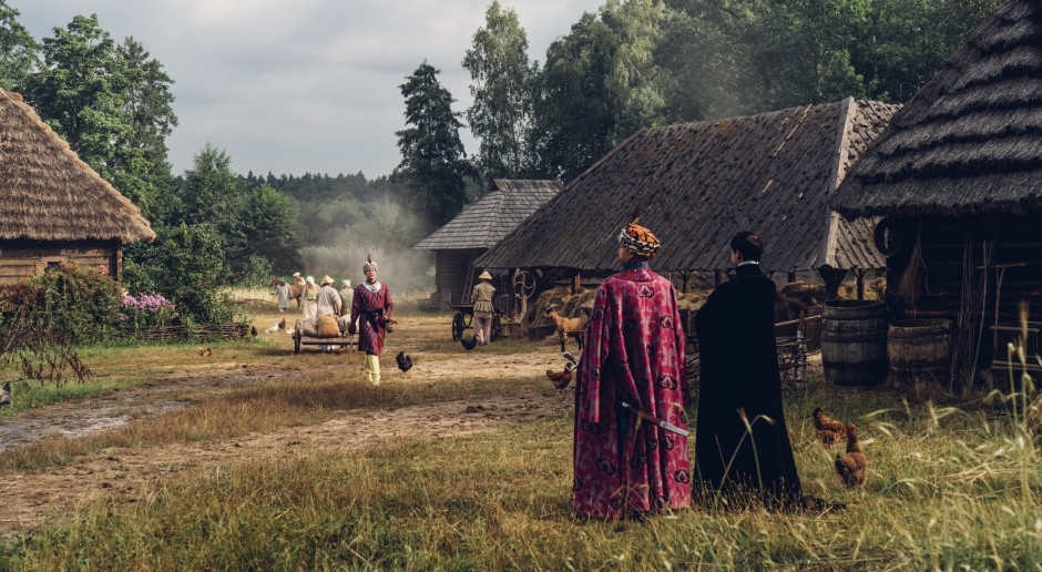 C'est ici qu'a été tourné « 1670 ». Le musée en plein air est ouvert aux visiteurs et présente des éléments de décors.