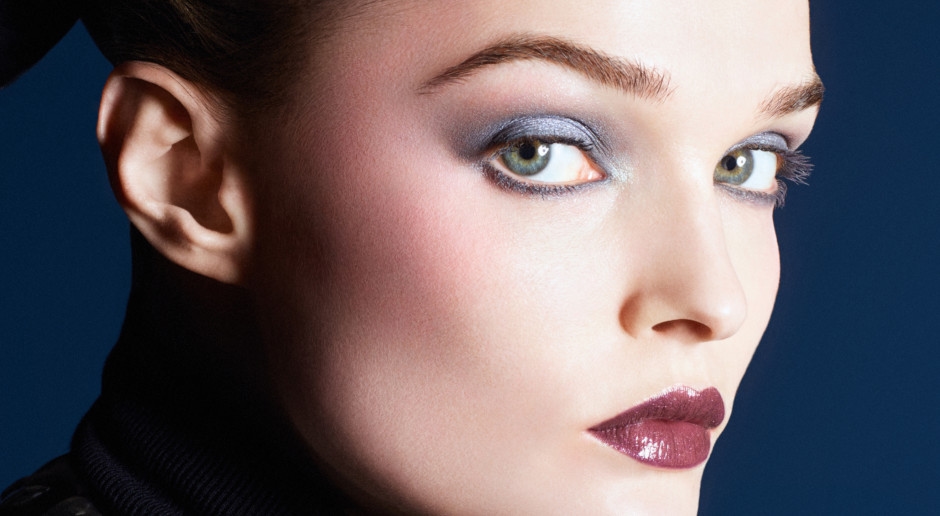 CHANEL kijkt vooruit naar de hemel in de aanloop naar Kerstmis 2025. Een kosmische make-upcollectie vol talismannen wacht op je.