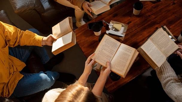 I circoli di lettura e il nuovo rituale dei giovani domenicani